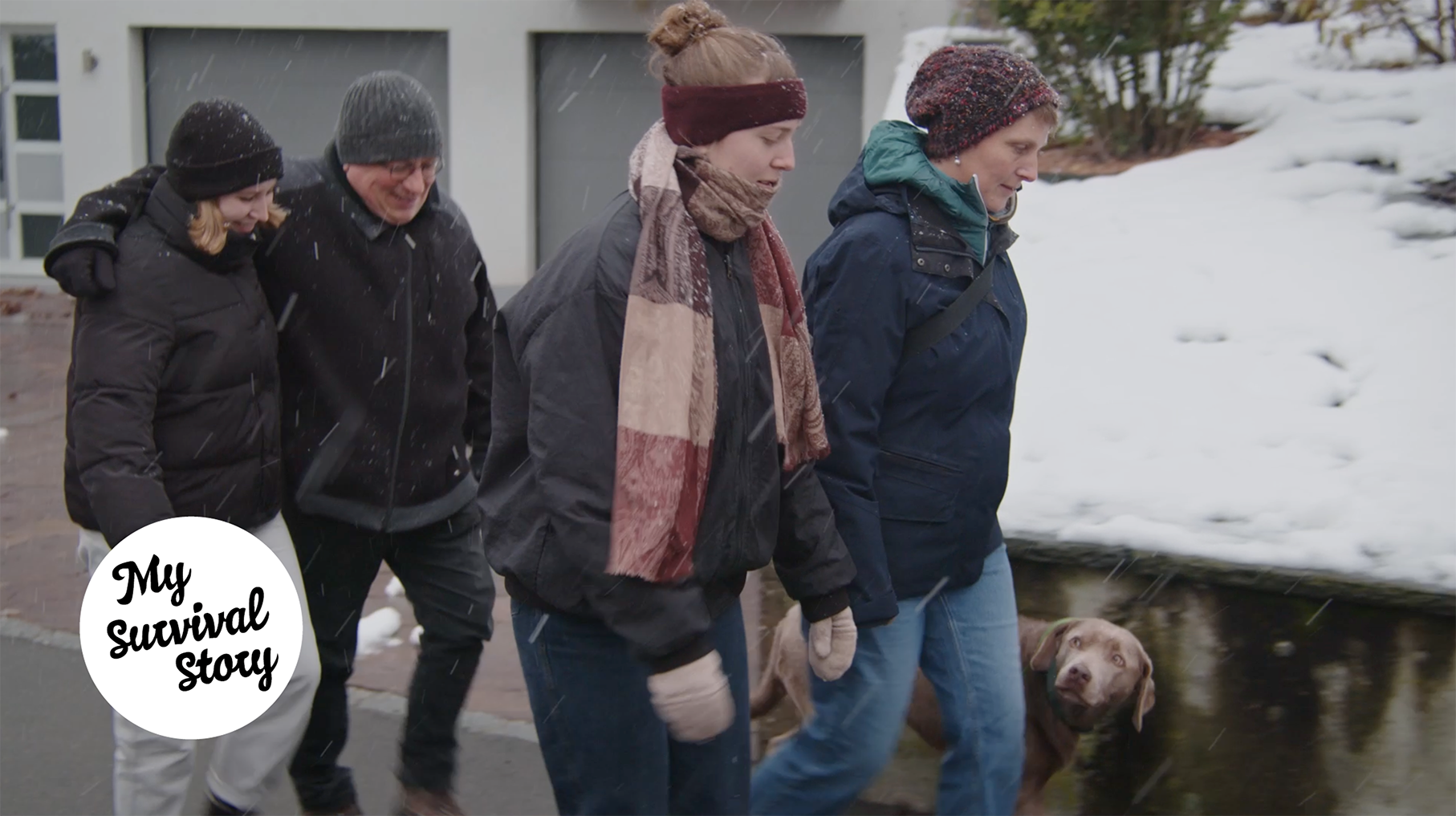 Photo: Marianne beim Spazieren mit der Familie